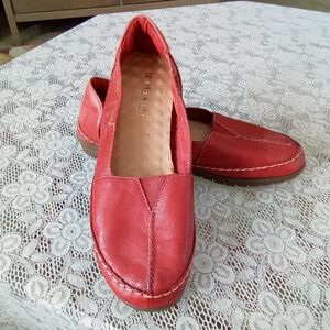 Naturalizer Leather Red Slip Ons, N5 Comfort